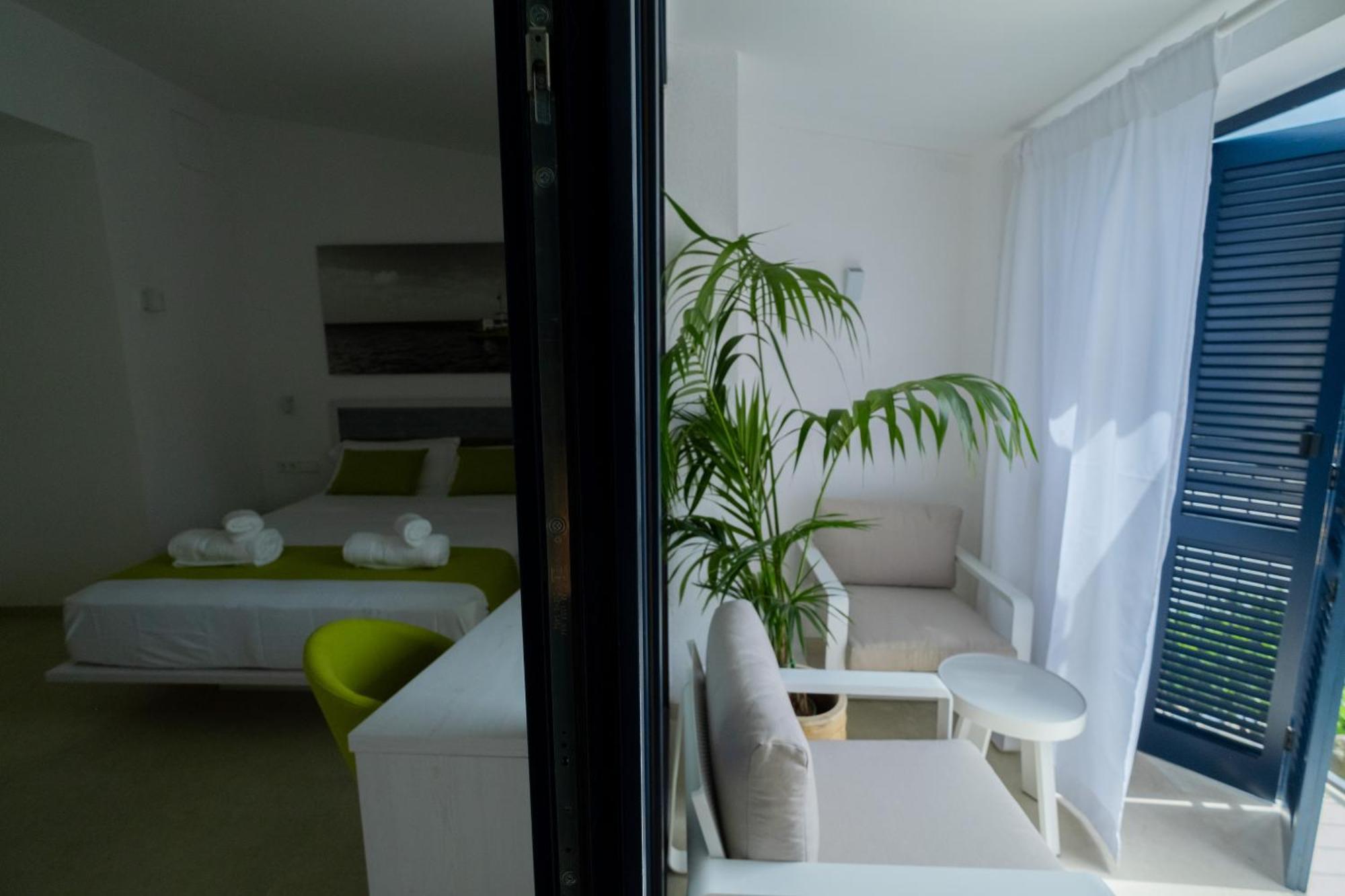 Hotel Boutique Es Blau カダケス エクステリア 写真