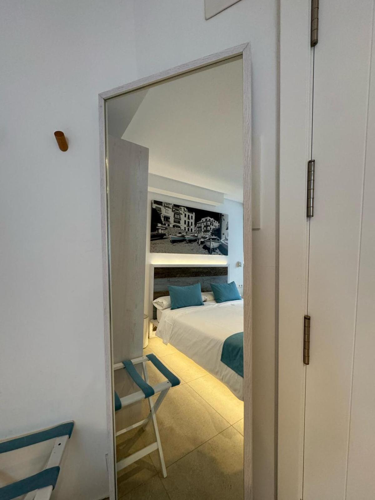 Hotel Boutique Es Blau カダケス エクステリア 写真