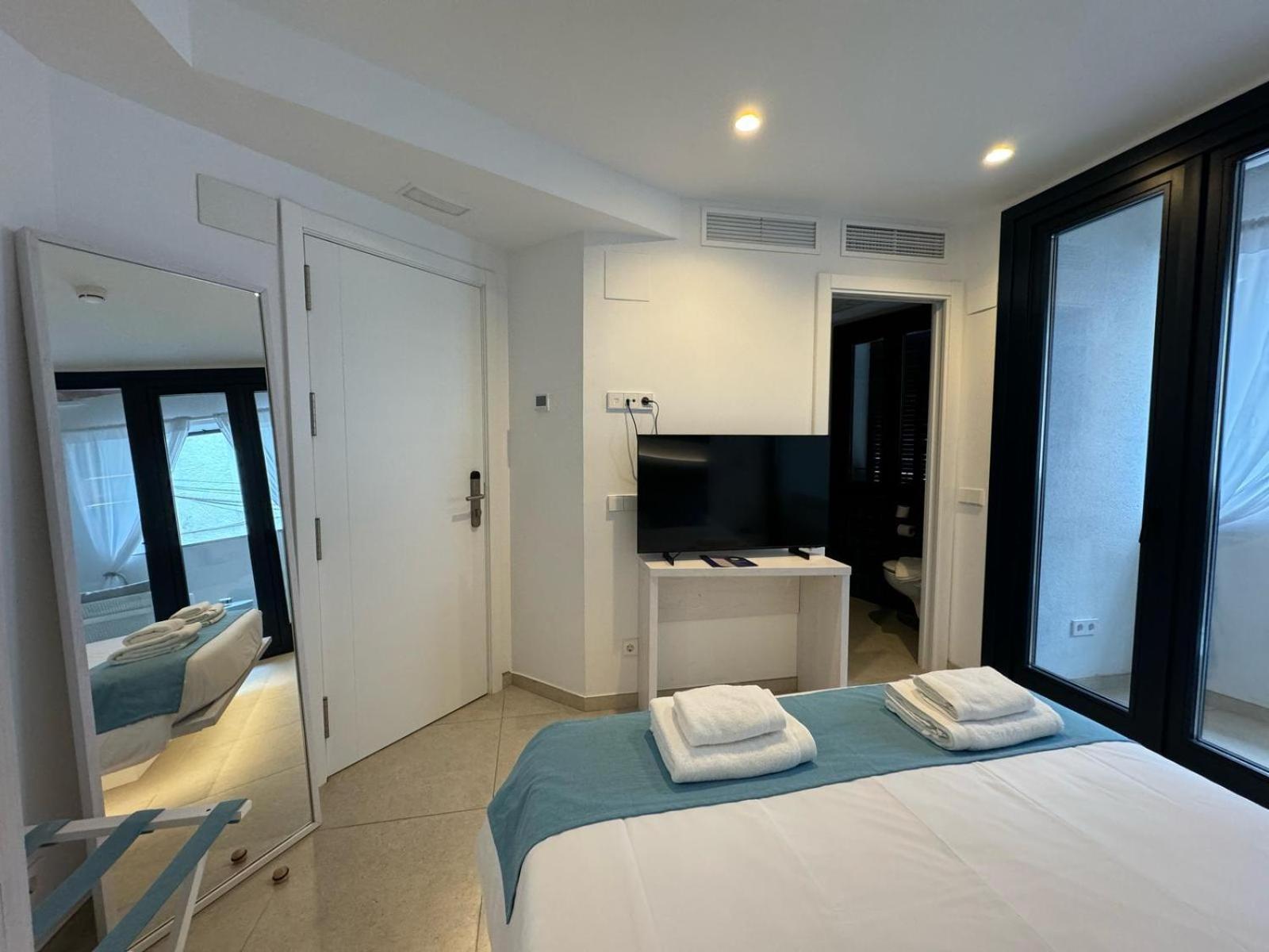 Hotel Boutique Es Blau カダケス エクステリア 写真