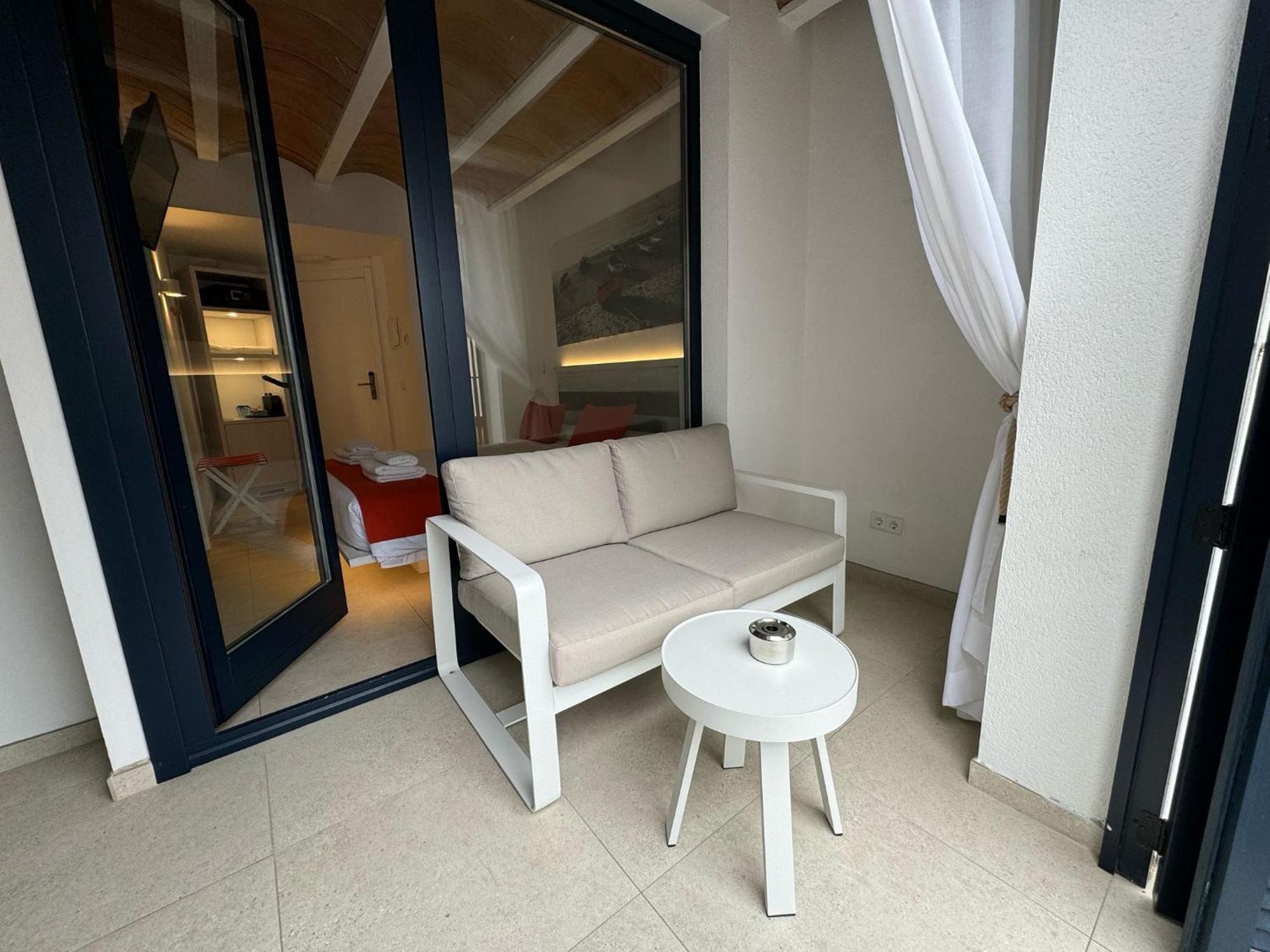 Hotel Boutique Es Blau カダケス エクステリア 写真